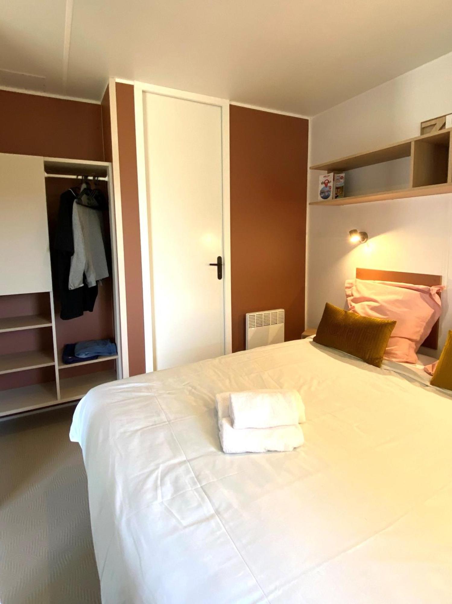 Camping Les Carolins Saint-Lo-d'Ourville Exterior foto